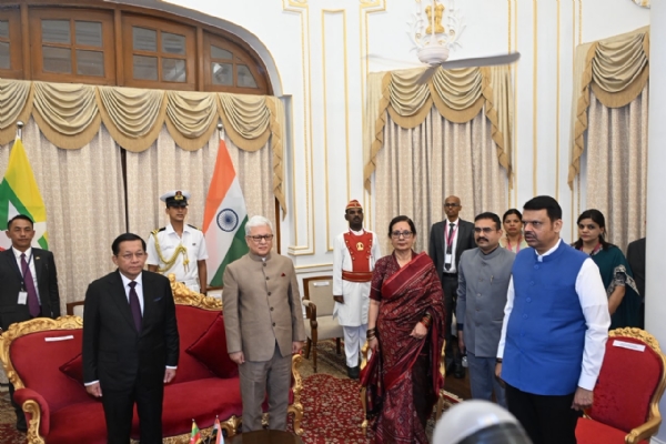 आर्थिक सहकार्य, व्यापार व गुंतवणूक वाढविण्याच्या हेतूने भारत भेट : उ मिन आँग लॉन्ग आर्थिक सहकार्य, व्यापार व गुंतवणूक वाढविण्याच्या हेतूने भारत भेट : उ मिन आँग लॉन्ग