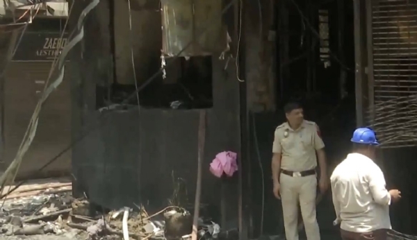 दिल्लीतील मालवीय नगरमधील रेस्टॉरंटमध्ये आग; १० जणांचा मृत्यू, बचावकार्य सुरु