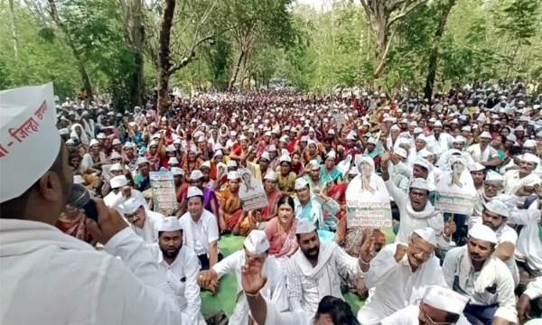 भूमी अधिग्रहण विरोधात शेतकऱ्यांचा ठिय्या आंदोलन