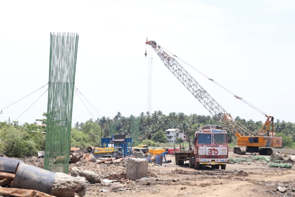 1,200 crore Revdanda bridge is taking shape; coastal travel will be smooth