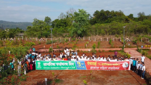 बोटॅनिकल गार्डनमधील वृक्षारोपण