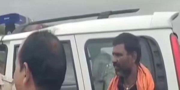 प्रवासी बसवरील कारवाईप्रकरणी लाचखोरीच्या आरोपांचे परिवहन विभागाकडून खंडन