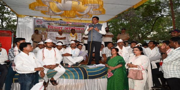 विमानतळ भूसंपादन प्रक्रियेला तात्पुरती स्थगिती; शेतकऱ्यांना लेखी आश्वासन
