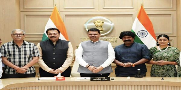 मुख्यमंत्र्यांकडून ‘देऊळ बंद २’ च्या संपूर्ण टीमचे कौतुक