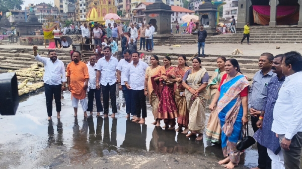 Angry Ubatha corporator
