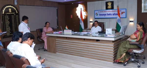 परभणी-हिंगोली स्थानिक प्राधिकार निवडणुकीसंदर्भात उमेदवार/प्रतिनिधींची बैठक संपन्न; प्रशासनाकडून सविस्तर मार्गदर्शन