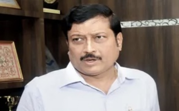 खंडणी प्रकरणात माजी आमदार सब्यसाची दत्ता यांच्यासह टीएमसीच्या दोन नेत्यांना अटक