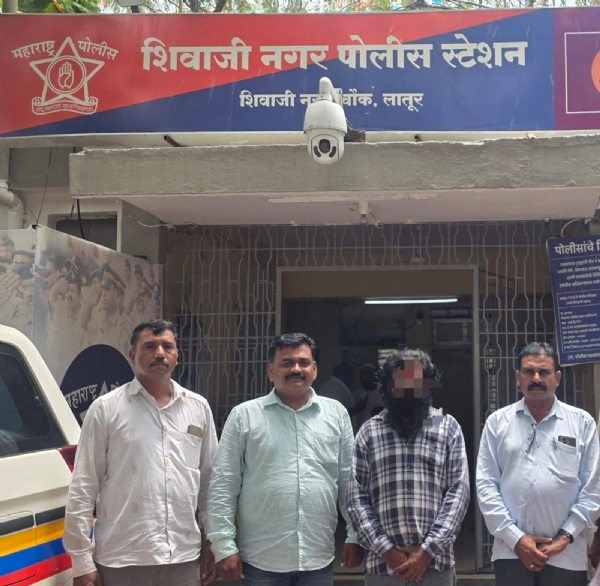 पोलीस कारवाई