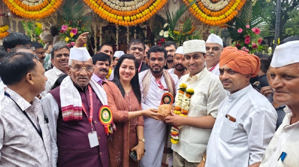 The palanquin of Vishwaguru