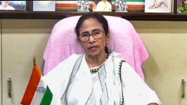 मला गप्प करायचे असेल तर आधी मला मारावे लागेल, ममता बॅनर्जींचा भाजपला थेट इशारा मला गप्प करायचे असेल तर आधी मला मारावे लागेल, ममता बॅनर्जींचा भाजपला थेट इशारा