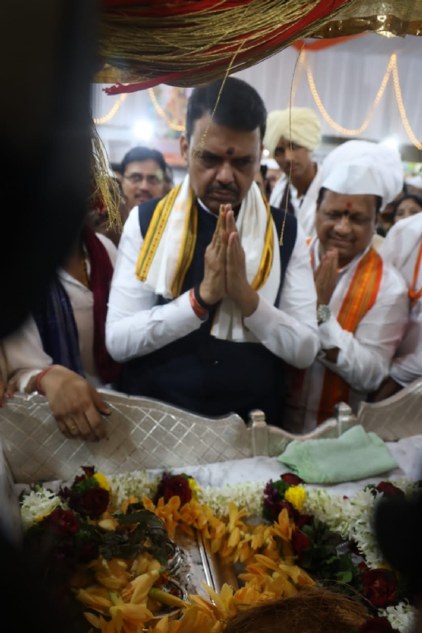 मुख्यमंत्री ज्ञानेश्वर महाराज पादुका दर्शन