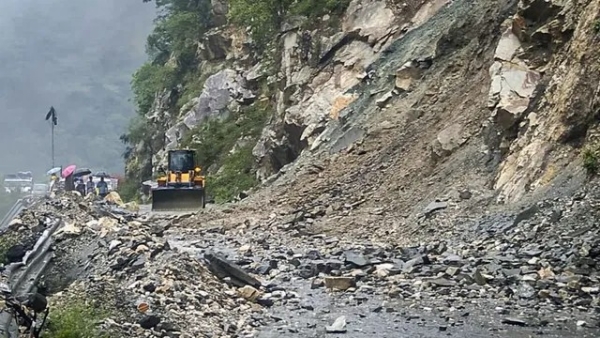 Torrential rains wreak havoc across the country normal life disrupted in several states including Uttarakhand, Himachal, Delhi, and Uttar Pradesh Torrential rains wreak havoc across the country normal life disrupted in several states including Uttarakhand, Himachal, Delhi, and Uttar Pradesh