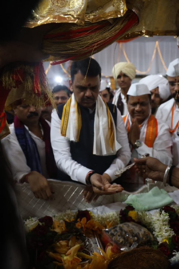 मुख्यमंत्री ज्ञानेश्वर महाराज पादुका दर्शन