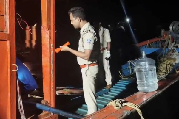 Trawler missing at sea in West Bengal recovered bodies nine fishermen found, search six others Trawler missing at sea in West Bengal recovered bodies nine fishermen found, search six others