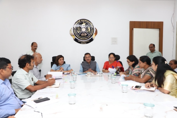 राज्य आयुक्त सुधाकर तेलंग यांची इचलकरंजी महानगरपालिकेला भेट