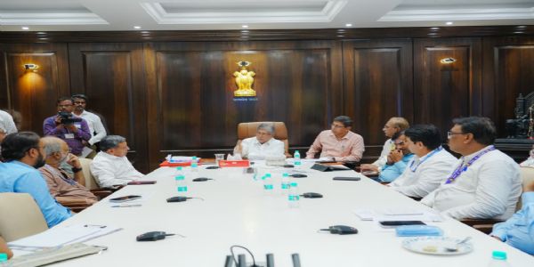 राज्यातील १९ महाविद्यालयांमध्ये १८ महिन्यांत सौरऊर्जा प्रकल्प उभारणार; चंद्रकांत पाटील यांचे निर्देश