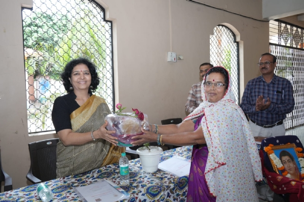 Women should establish Women should establish