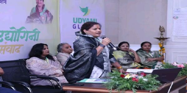 गोदावरी अर्बन मुख्य शाखेचा १३ वा वर्धापन दिन उत्साहात; ‘उद्योगिनी संवाद अभियान’ संपन्न