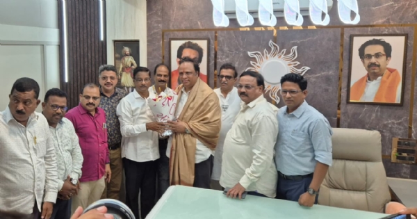 भास्कर जाधव यांच्या कार्यालयात आशीष शेलार यांचे स्वागत