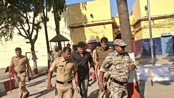 पोलीस कारवाई पोलीस कारवाई