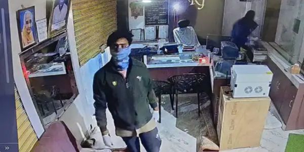 यवतमाळमध्ये धाडसी दरोडा, पाऊण किलो सोने, २० किलो चांदी लंपास