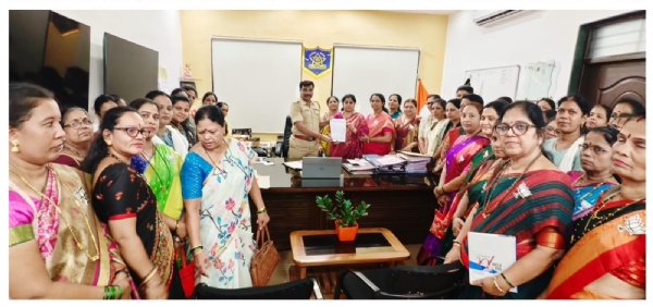 गिरीजा राऊत प्रकरणाच्या चौकशीबाबत भाजप महिला मोर्चाचे निवेदन गिरीजा राऊत प्रकरणाच्या चौकशीबाबत भाजप महिला मोर्चाचे निवेदन