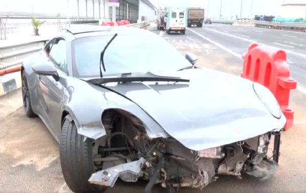 Mumbai accident Coastal Road Crash Speeding Porsche Airbags Save Two Lives Mumbai accident Coastal Road Crash Speeding Porsche Airbags Save Two Lives