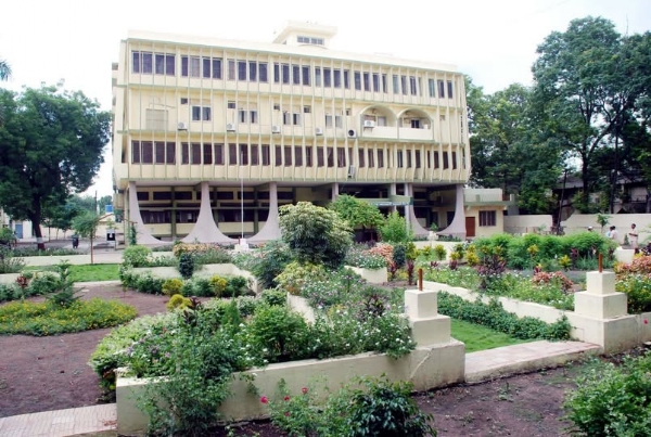 बळीराजाला दिलासा देणारी कर्जमुक्ती योजना; अंमलबजावणीसाठी बँकांना सविस्तर निर्देश बळीराजाला दिलासा देणारी कर्जमुक्ती योजना; अंमलबजावणीसाठी बँकांना सविस्तर निर्देश