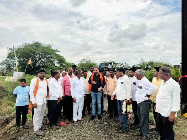 असोला गाव पांदणमुक्त; १२ कि.मी. पांदण रस्त्यांचे लोकार्पण उत्साहात