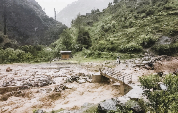 जम्मू-काश्मीर ढगफुटीचे संग्रहित छायाचित्र जम्मू-काश्मीर ढगफुटीचे संग्रहित छायाचित्र