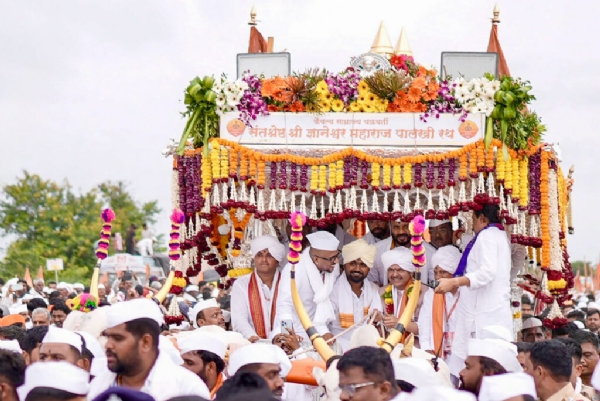 मुख्यमंत्री वारी दर्शन