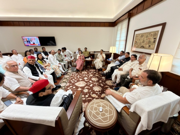 राहुल गांधी निवासस्थान बैठक राहुल गांधी निवासस्थान बैठक