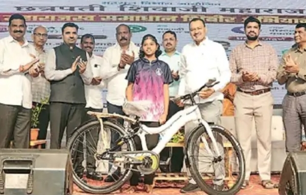 महसूल शिबिरात तीन हजार लाभार्थ्यांना योजनांचा लाभ