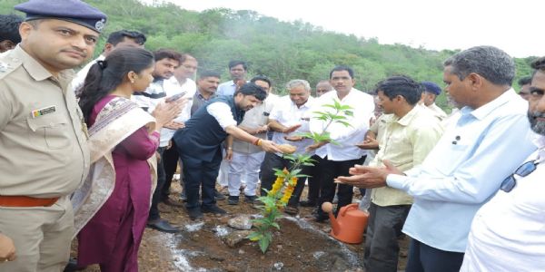 पुढच्या पिढीच्या निरोगी जीवनासाठी वृक्षलागवड करुन त्यांचे संवर्धन करा : आ. संजय बनसोडे