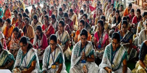 लातूरमध्ये सामूहिक गुरुचरित्र सारामृत पारायणाला महिलांचा उत्स्फूर्त सहभाग