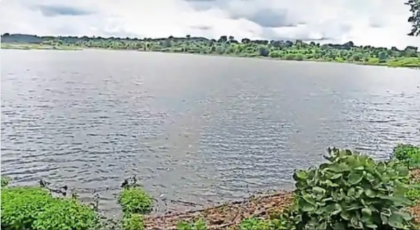 गाळयुक्त शिवारने बदलले वीरगव्हाणचे चित्र:जिल्हा नियाेजन समितीच्या खर्चातून केलेल्या सोयीमुळे 150 शेतकऱ्यांना फायदा
