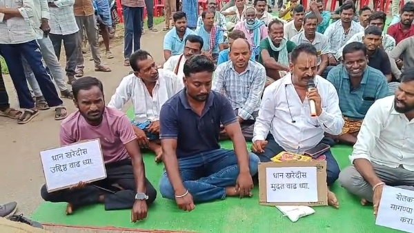 राष्ट्रीय महामार्गावर शेतकऱ्यांचा चक्काजाम