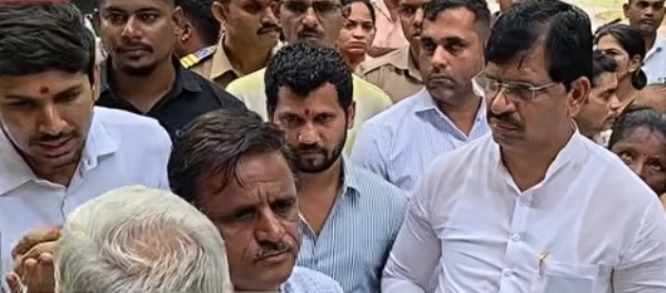 Relief for Neral after three days of darkness; MLA Mahendra Thorve issues a stern warning to Mahavitaran.
