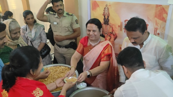 निवडुंग्या विठ्ठल मंदिर डॉ. नीलम गोऱ्हे