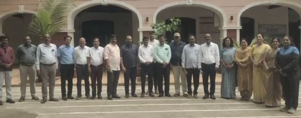 शाळांतील शैक्षणिक कार्य गंभीरपणे बाधित जिल्हा मुख्याध्यापक संघाची जिल्हा कचेरीवर धडक