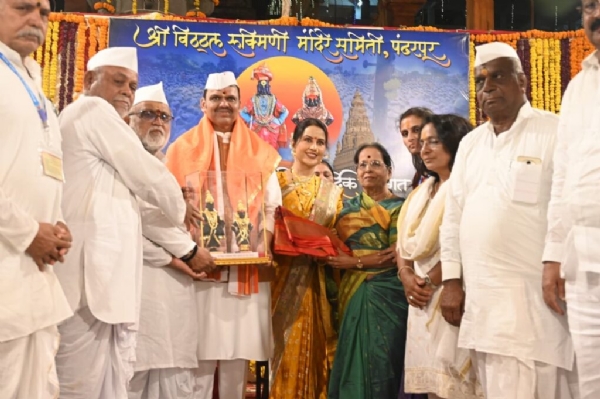 विठ्ठल-रुक्मिणी शासकीय महापूजा विठ्ठल-रुक्मिणी शासकीय महापूजा