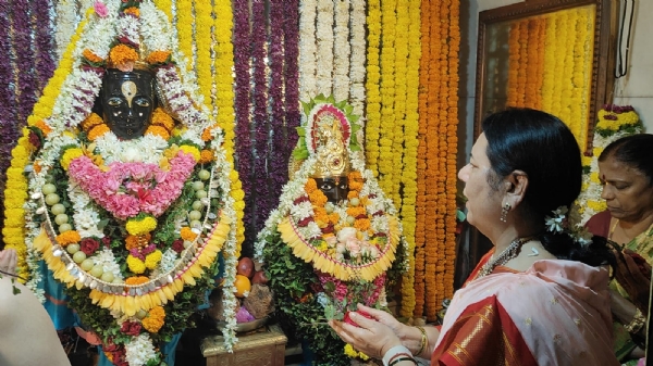 निवडुंग्या विठ्ठल मंदिर डॉ. नीलम गोऱ्हे