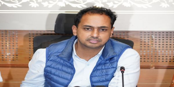 नागरिकांनी अफवांवर विश्वास ठेवू नये; प्रशासनाकडून सतत परिस्थितीवर लक्ष - नाशिक जिल्हाधिकारी