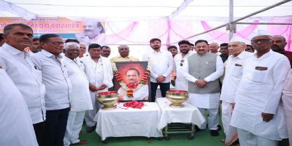 लातूर - स्व. अजित पवार यांना रक्तदानातून अभिवादन
