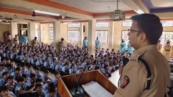 मराठवाडा हायस्कूलमध्ये कारगिल विजय दिनानिमित्त विद्यार्थी संसदेचा शपथविधी