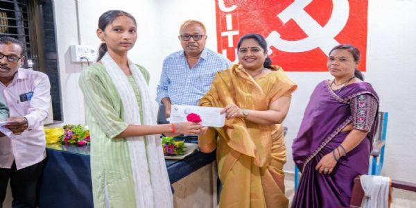 प्रतिकुल परिस्थितीतही शिक्षणाची तळमळ व गुणवत्ता प्रेरणास्पद – नगराध्यक्षा पद्मश्रीताई धर्माधिकारी