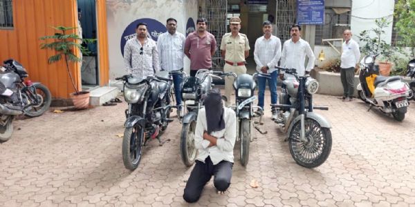 लातूर : चोरीच्या मोटारसायकलींसह दोघे ताब्यात