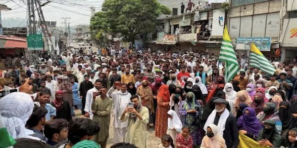 रावळकोट येथील निदर्शकांवर पाकिस्तानी पोलिसांकडून गोळीबार; १४ जणांचा मृत्यू