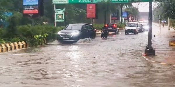 नागपुरात मुसळधार पाऊस; सोमलवार शाळा परिसर जलमय