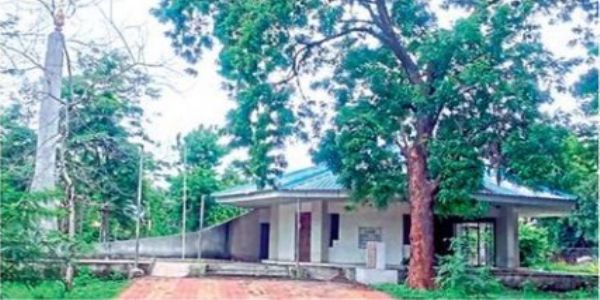अमरावती - बेनोडा येथील शहीद स्मारकाची दुरवस्था; ग्रामस्थ संतप्त